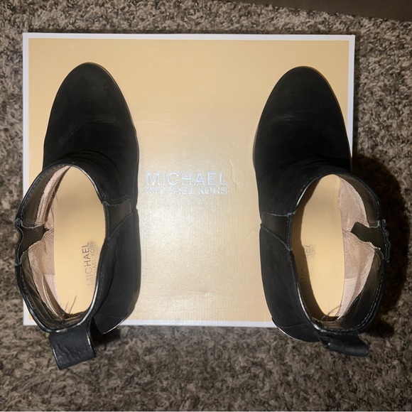 MICHAEL KORS BLACK BOOTIES SIZE 5 - Picture 2 of 3